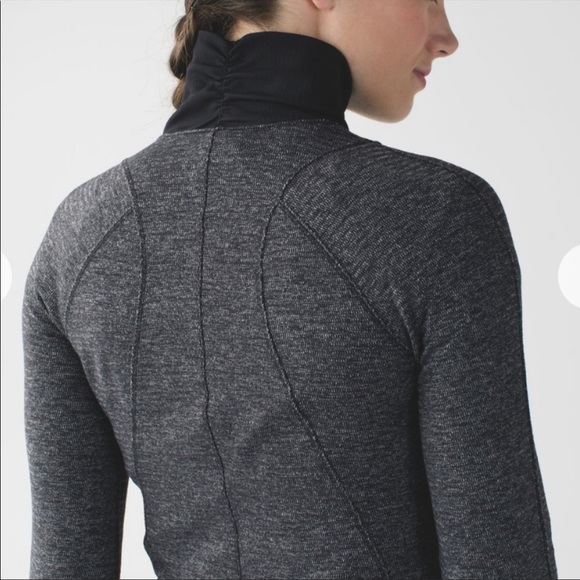 LULULEMON Runderful 1/2 zip - Picture 3 of 9
